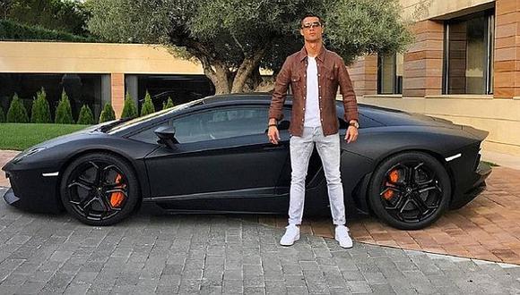 ​Cristiano Ronaldo pone a la venta su primer auto que compró a los 18 años 