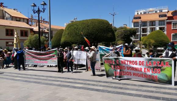 Protestaron frente al municipalidad. Puno. Foto/Difusión.