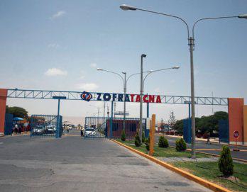 Importadores de autos usados bloquean vía Tacna-Arica