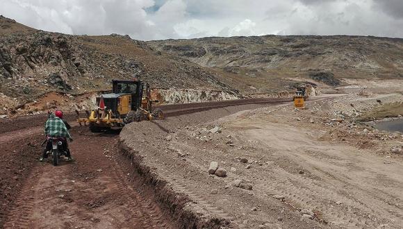 70 mil galones de cemento asfáltico desaparecen en GORE Puno 
