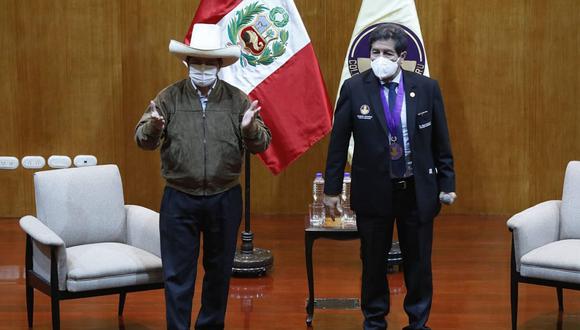 Pedro Castillo y Miguel Palacios encabezaron evento con el Colegio Médico del Perú. (Foto: GEC)