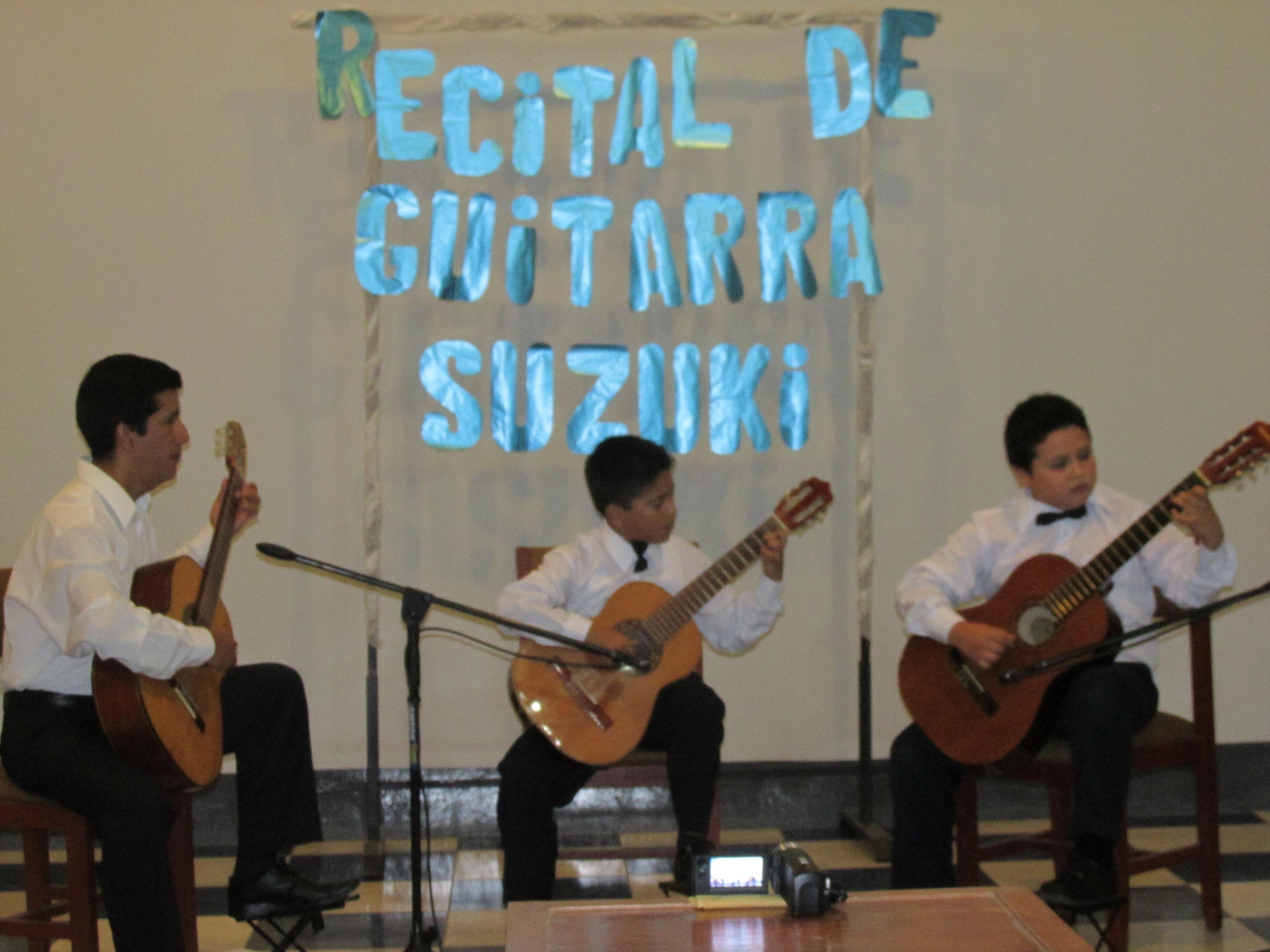 ​Con el método Suzuki los niños pueden tocar un instrumento