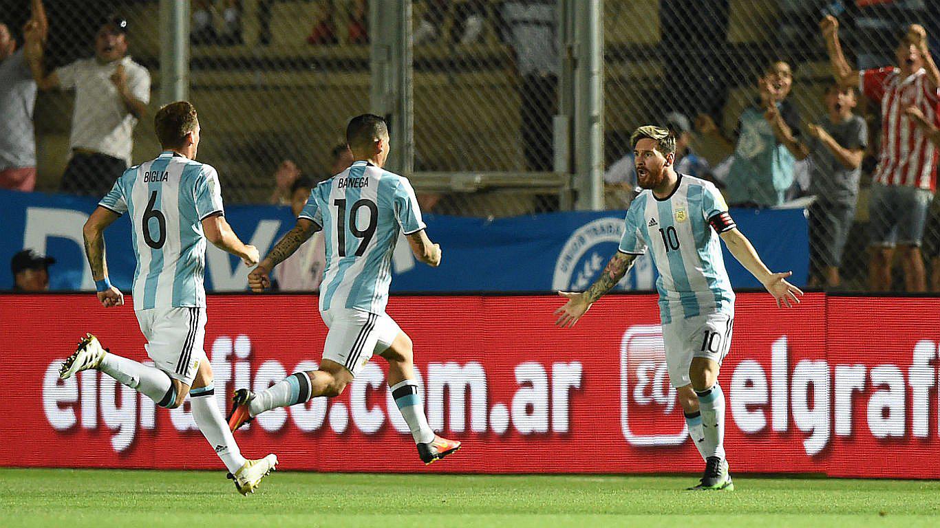 Argentina goleó 3-0 a Colombia y sigue con vida en las Eliminatorias