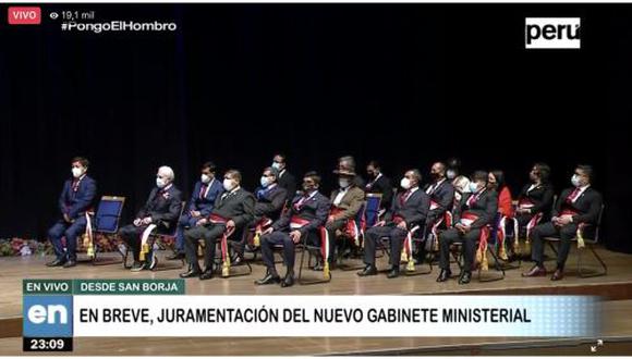 Castillo encabezó este jueves la juramentación del Gabinete Ministerial a cargo de Guido Bellido. (Foto: TV Perú)