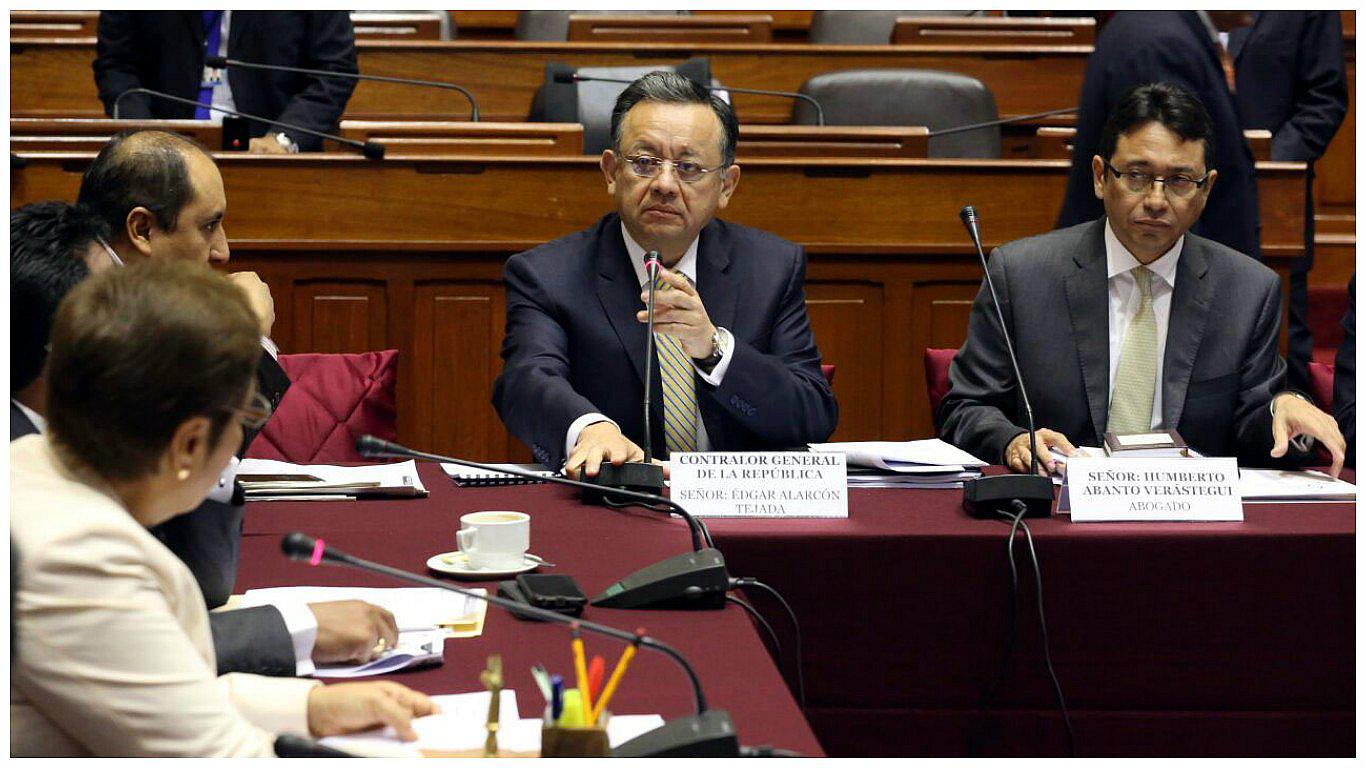 Congreso remueve de su cargo al contralor Edgar Contralor