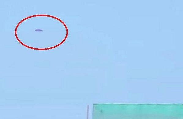 YouTube: Ovni es captado y atemoriza a pobladores (VIDEO)