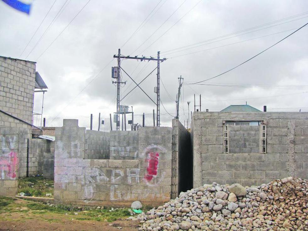 Torres de alta tensión son un peligro para la población