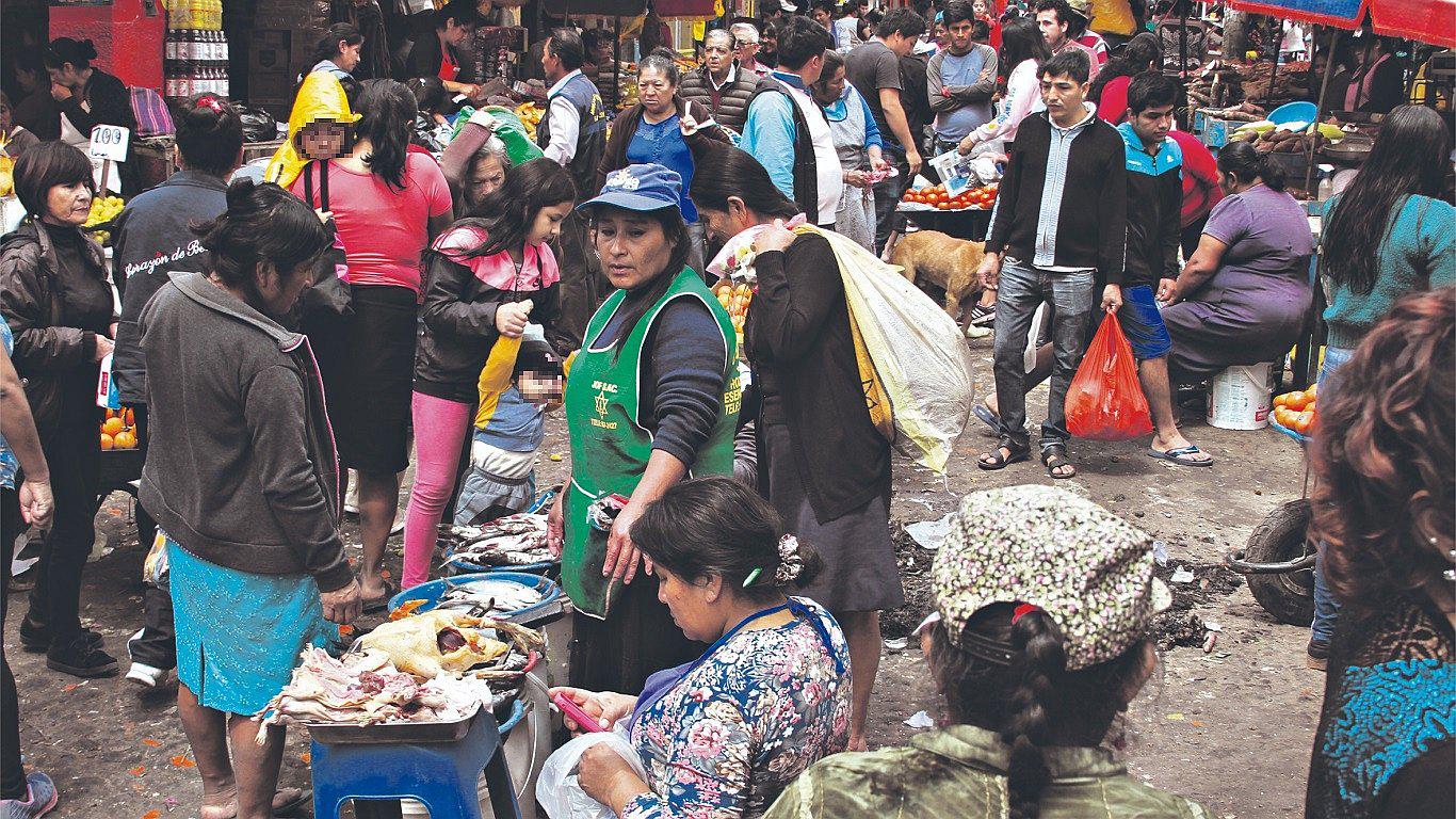 Moshoqueque sobrevive en el caos a tres años de fallo judicial 