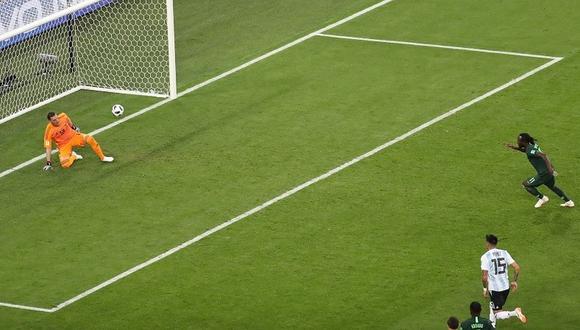 Nigeria empata con gol de penal y Argentina vuelve a sufrir 