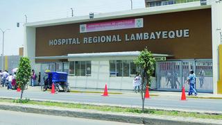 Tres pacientes con COVID-19 mueren en la cochera del hospital esperando atención en Chiclayo (VIDEO)