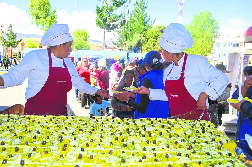 La prueba del pelado de papa, una tradición andina que se olvida