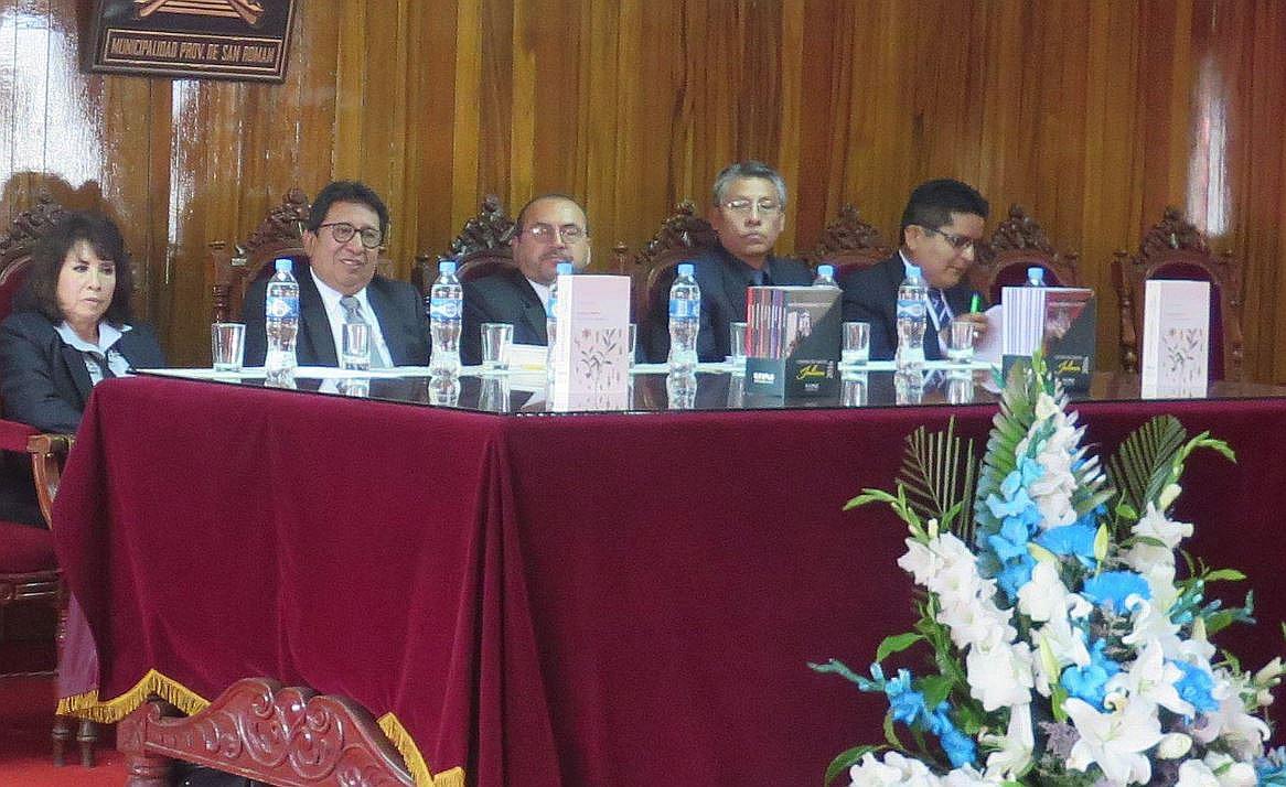 Universidad de Juliaca presenta 11 textos en poesía, antología e historia
