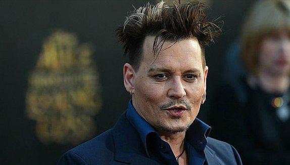 Johnny Depp: lo acusan de pagar miles de dólares para no memorizar los guiones (VIDEO)