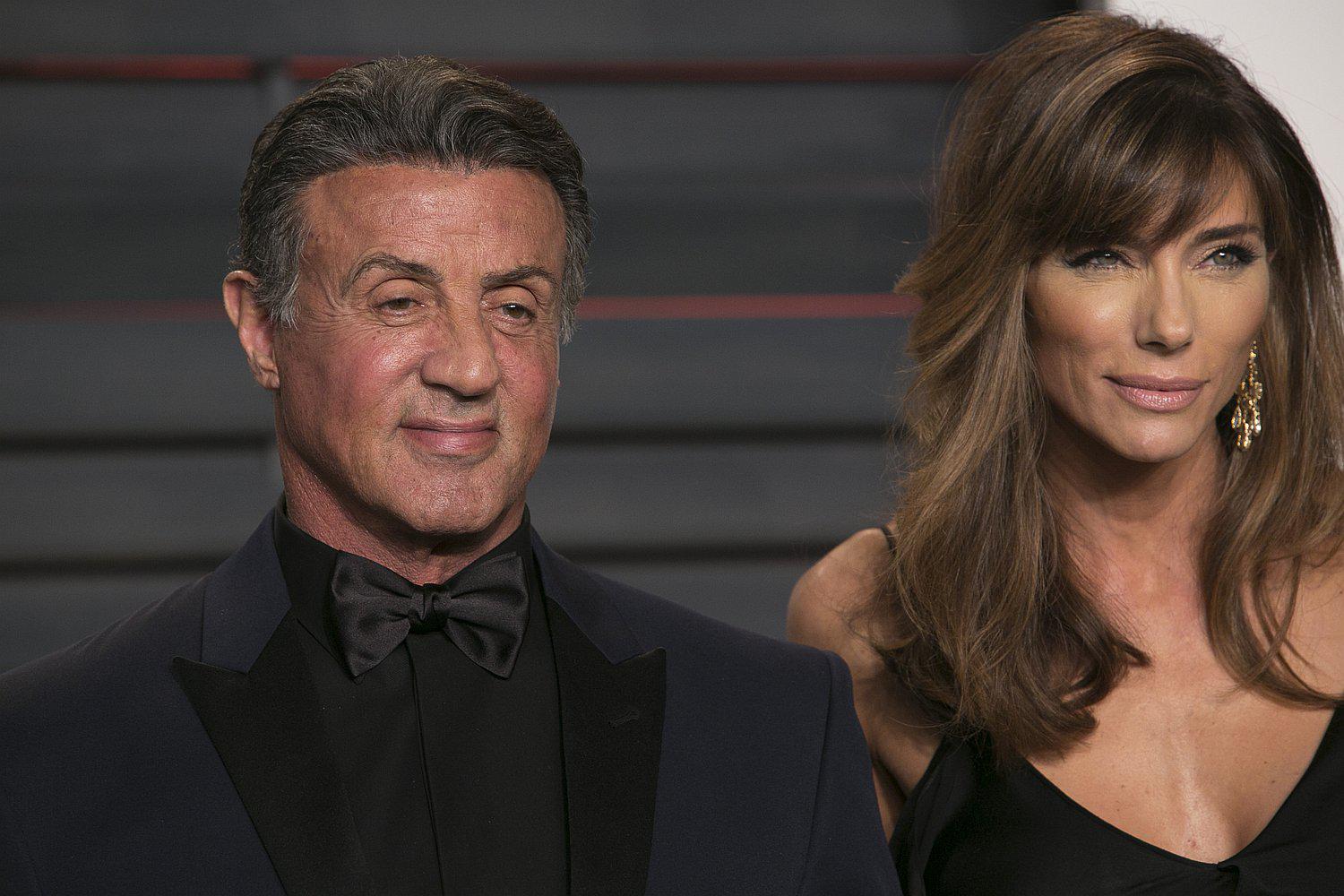 "Rambo": su esposa enciende las redes con foto en bikini a los 47 años