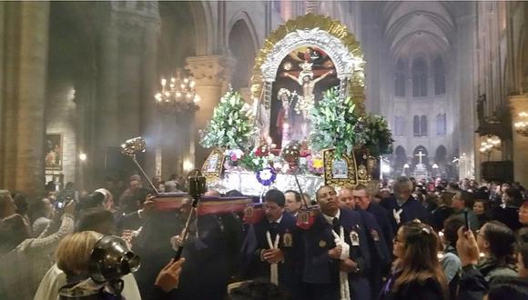 Señor de los Milagros salió en procesión desde la catedral de Notre Dame en París (FOTOS)