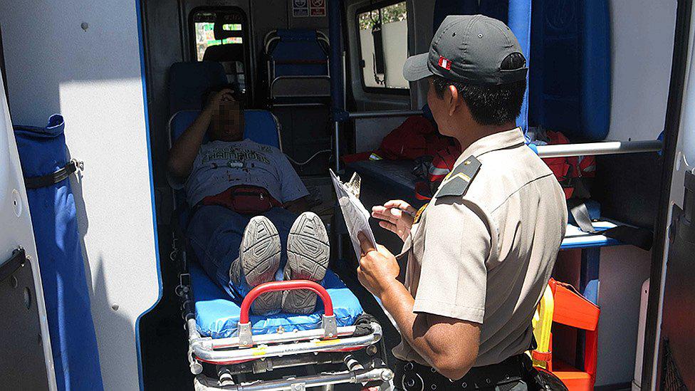 Ilo: Muchacho ebrio cae del tercer piso de vivienda y sobrevive