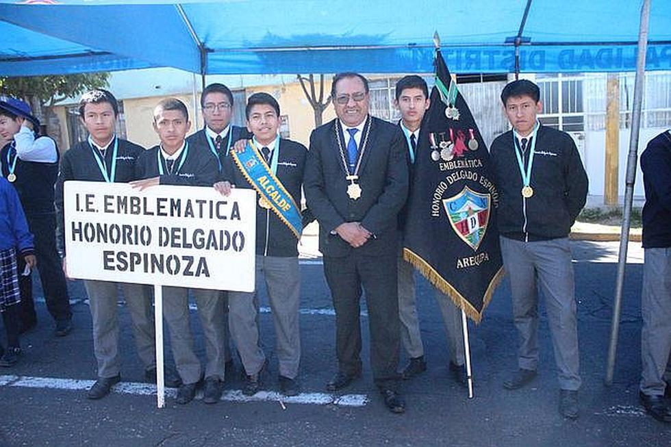 Estudiantes juran como alcaldes y regidores de sus colegios en Cayma