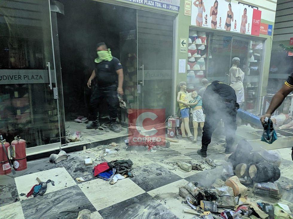 Incendio en un puesto del mercado Diver Plaza causa alarma