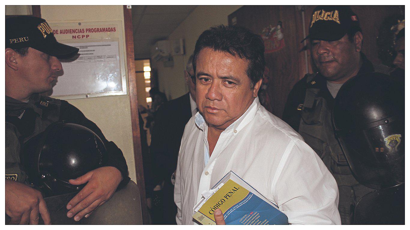 Sacan a remate propiedades de Carlos Roncal por deuda 