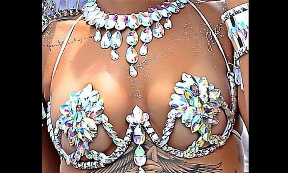 Rihanna sexy en diminuto bikini 