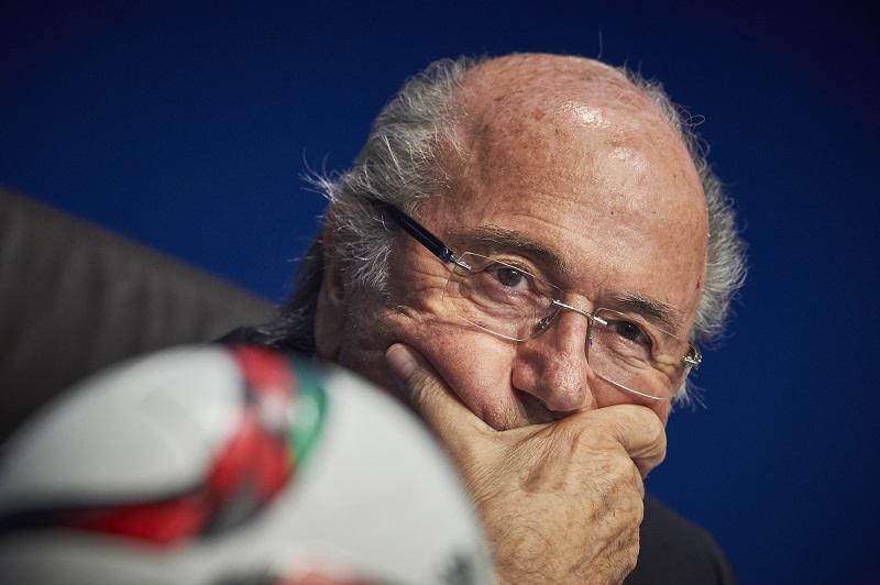 ¿Por qué Joseph Blatter ha cambiado de opinión en cinco días?