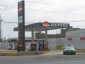 "Los Elegantes" roban S/. 12 mil de grifo Repsol
