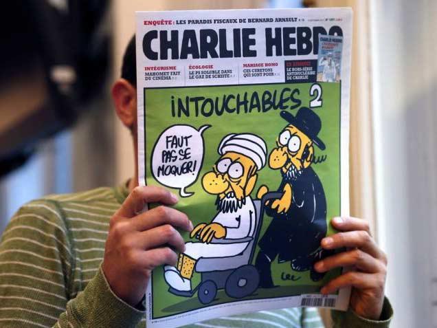 Francia cierra embajadas y escuelas por caricaturas de Mahoma