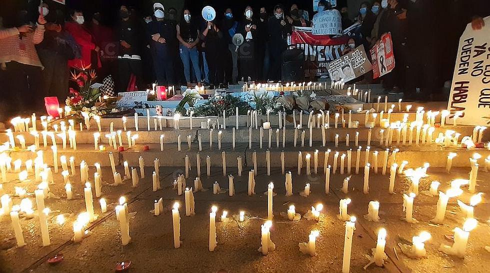 Tacneños realizan vigilia por muertos en protestas en Lima
