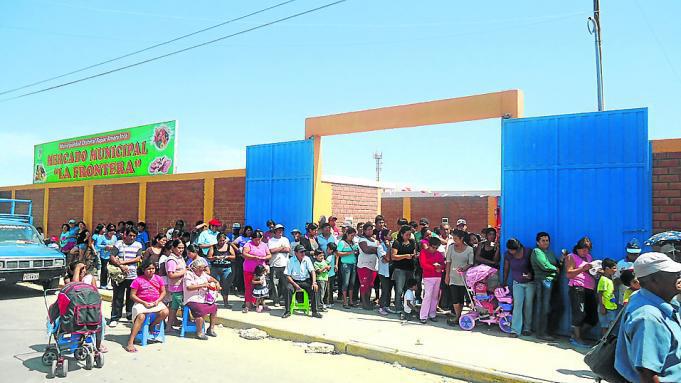 Abren mercado municipal en Pisco