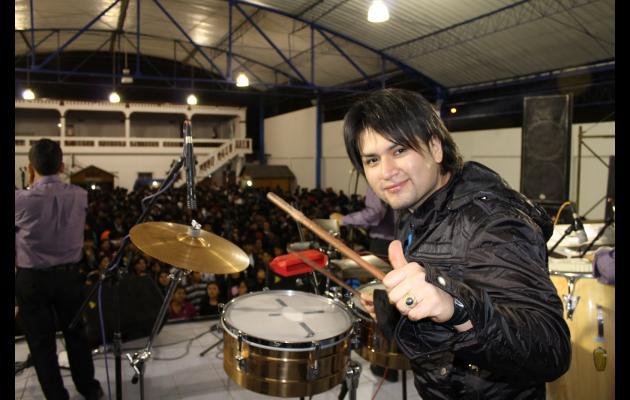 Reportan que Deyvis Orosco y el Grupo Néctar sufrieron grave accidente