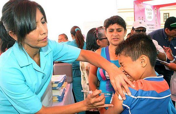 La Libertad: Salud intensifica vacunación contra neumonía por bajas temperaturas