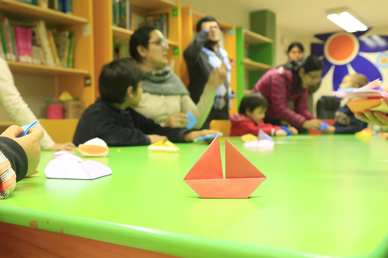 San Isidro: Enseñan a crear libros a niños