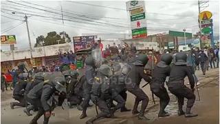 Agricultores y policías se enfrentan en puente La Breña, vía de acceso a Huancayo por la margen derecha (VIDEO)
