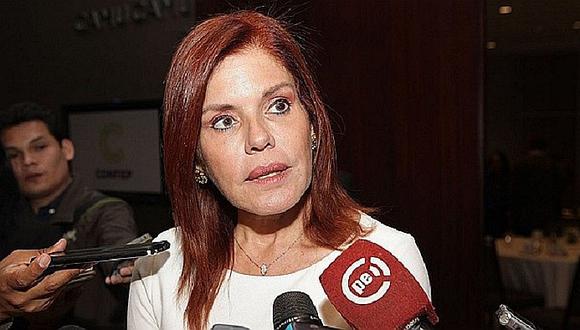 Mercedes Aráoz renuncia a la vicepresidencia de la República y pide elecciones generales