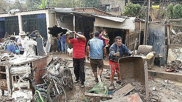 Trabajadores de minera hacen colecta para ayudar a damnificados por huaicos