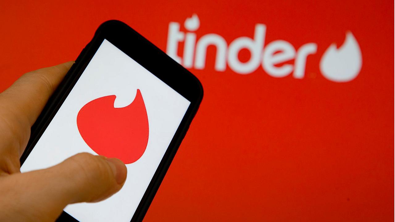 Tinder ya cuenta con la opción de mostrar la orientación sexual en el perfil de usuario