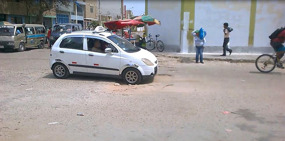 Pistas en Chiclayo lucen en mal estado y afectan a transportistas (FOTO y VIDEO)