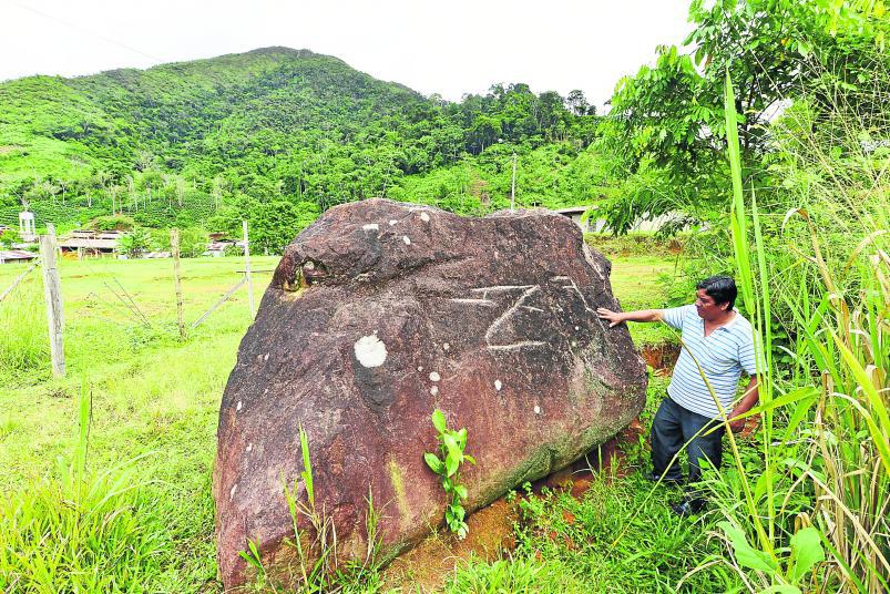 Selva Central: descubren petroglifos en Pampa Carmona