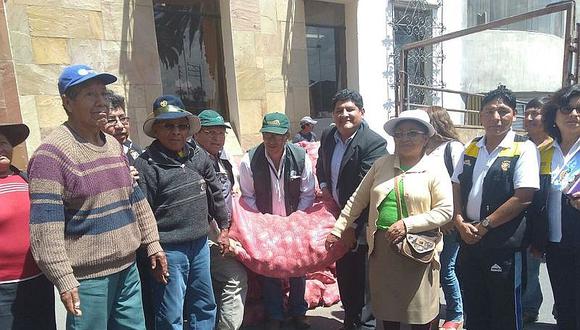 Agro Rural dona 23 toneladas de papa a asociaciones sociales de Paucarpata