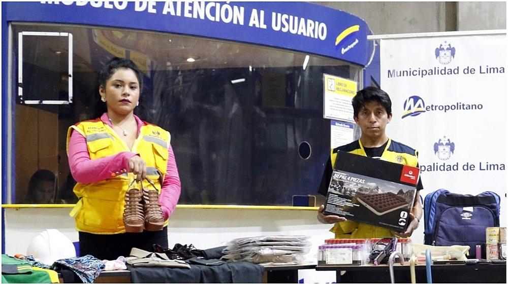 ​Usuario pierde álbum casi lleno del Mundial Rusia 2018 en el Metropolitano (VIDEO)