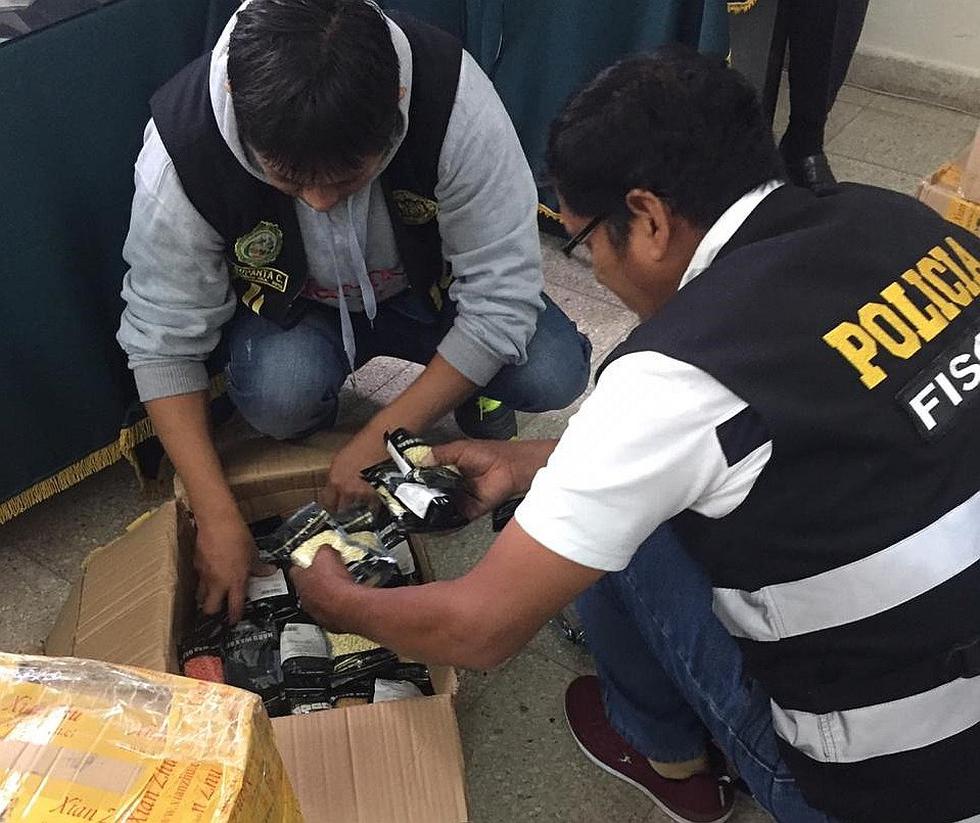 En la vía Panamericana intervienen combi cargado de mercadería de contrabando traída de Chile