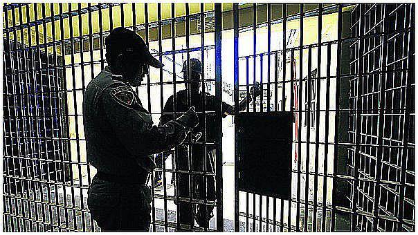 Indonesia: Peruano escapa de un tribunal por la ventana del baño