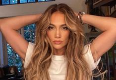 Jennifer Lopez celebra su nueva línea de belleza con una foto sin maquillaje