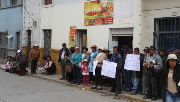 Con protesta piden destituir a gobernadora de Ingenio 