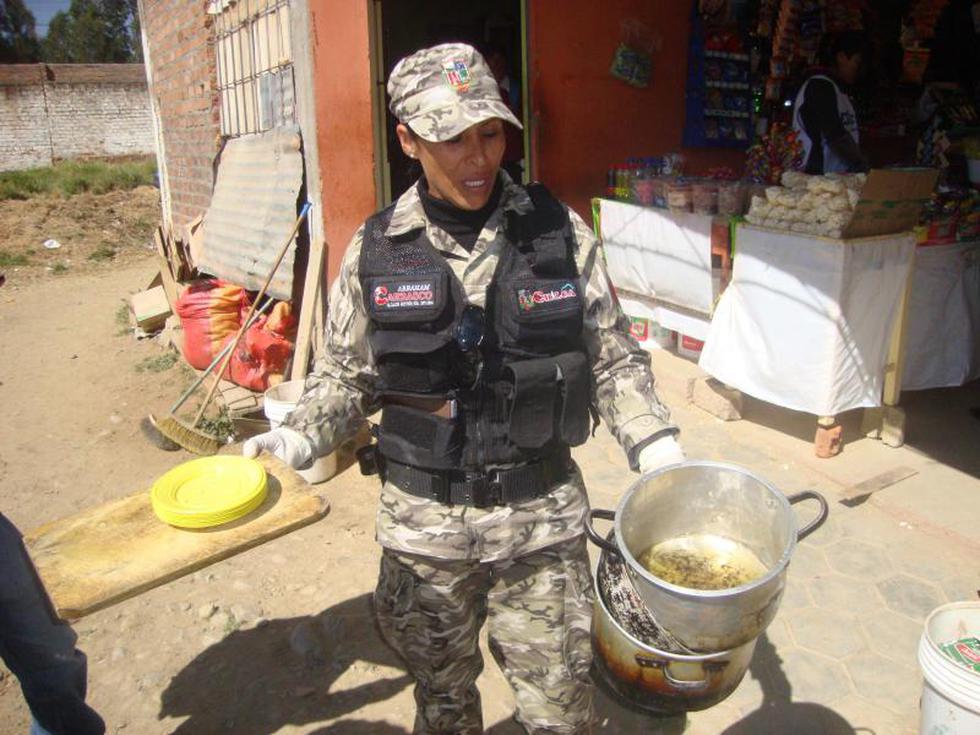 Incautan utensilios y comida en mal estado en planteles (FOTOS)