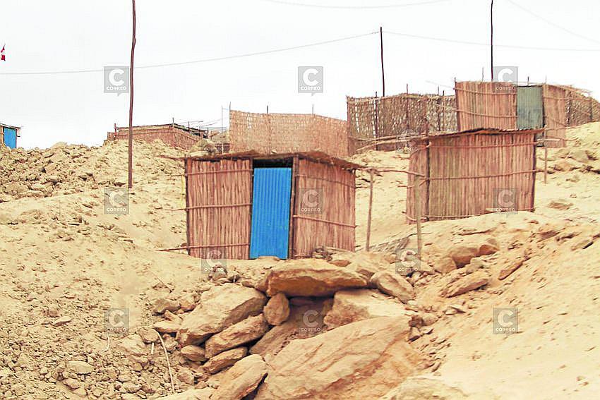 Invasiones no cesan en Camaná y hasta cuentan con servicio de agua