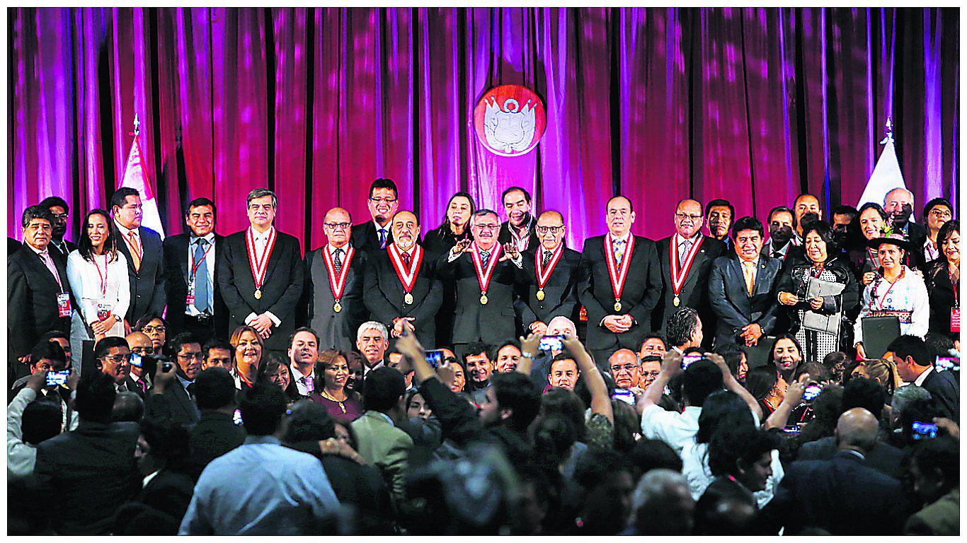 El JNE proclama a los 130 nuevos parlamentarios