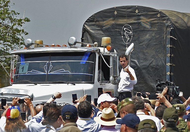 EN VIVO Juan Guaidó: "Camiones con ayuda humanitaria ya están en territorio venezolano"