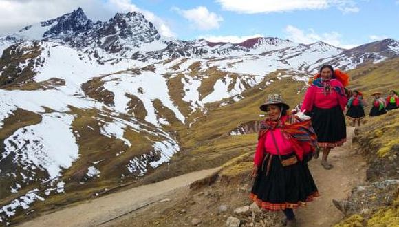 Cusco implementa nueva ruta de acceso a la montaña Vinicunca