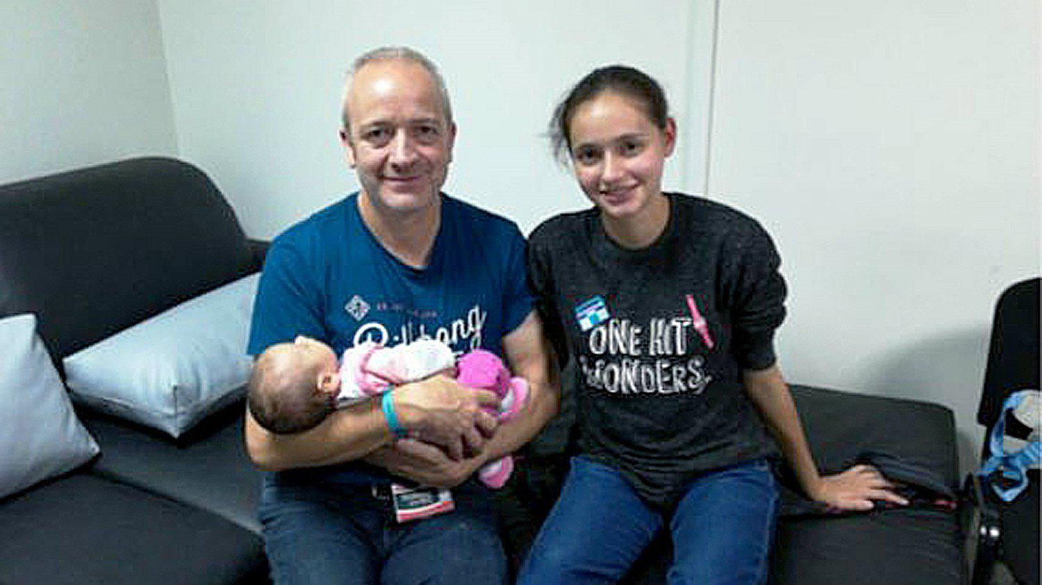 Joven que fue captada por presunta secta en Perú regresó junto a su hija a España